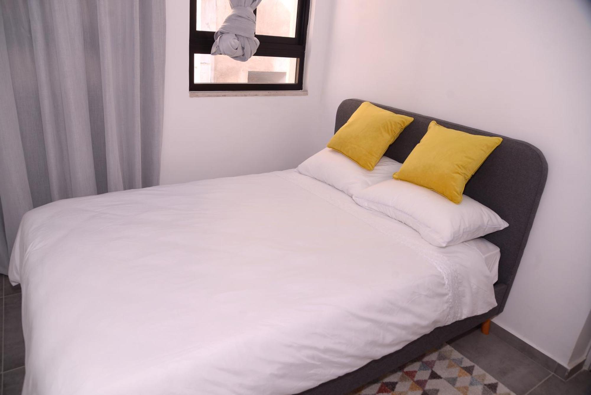 Yona 8 Bed & Breakfast Tel Aviv Room photo