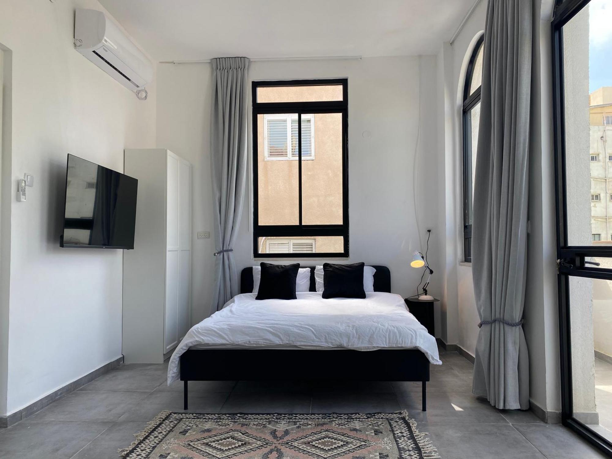 Yona 8 Bed & Breakfast Tel Aviv Exterior photo