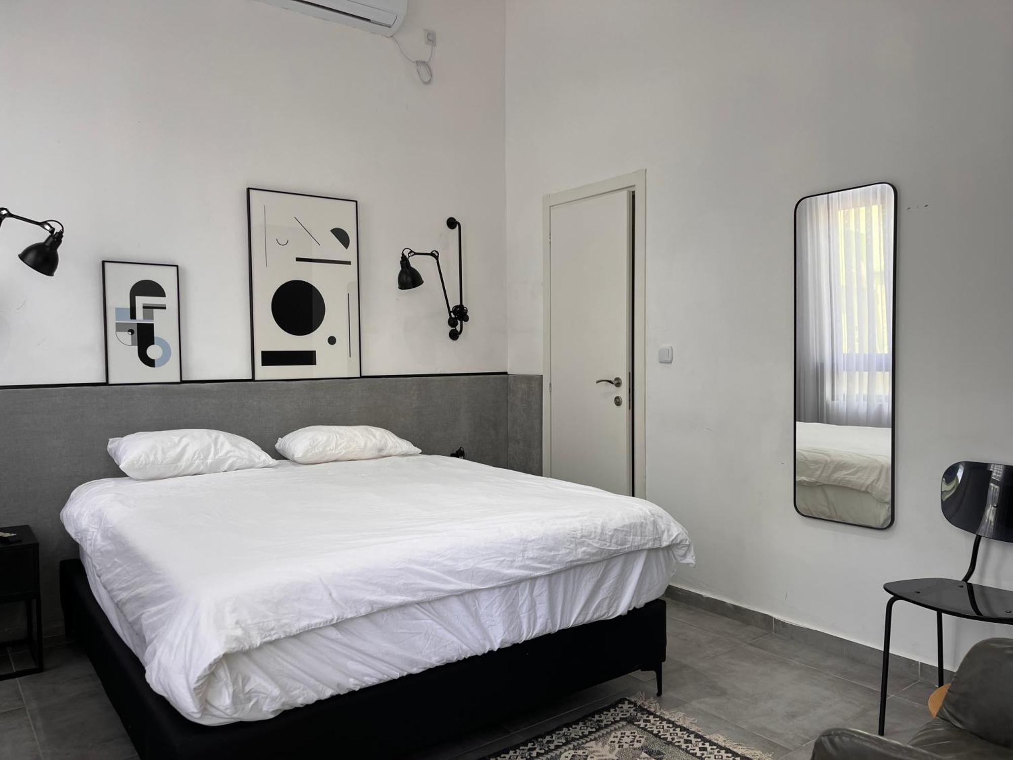 Yona 8 Bed & Breakfast Tel Aviv Room photo