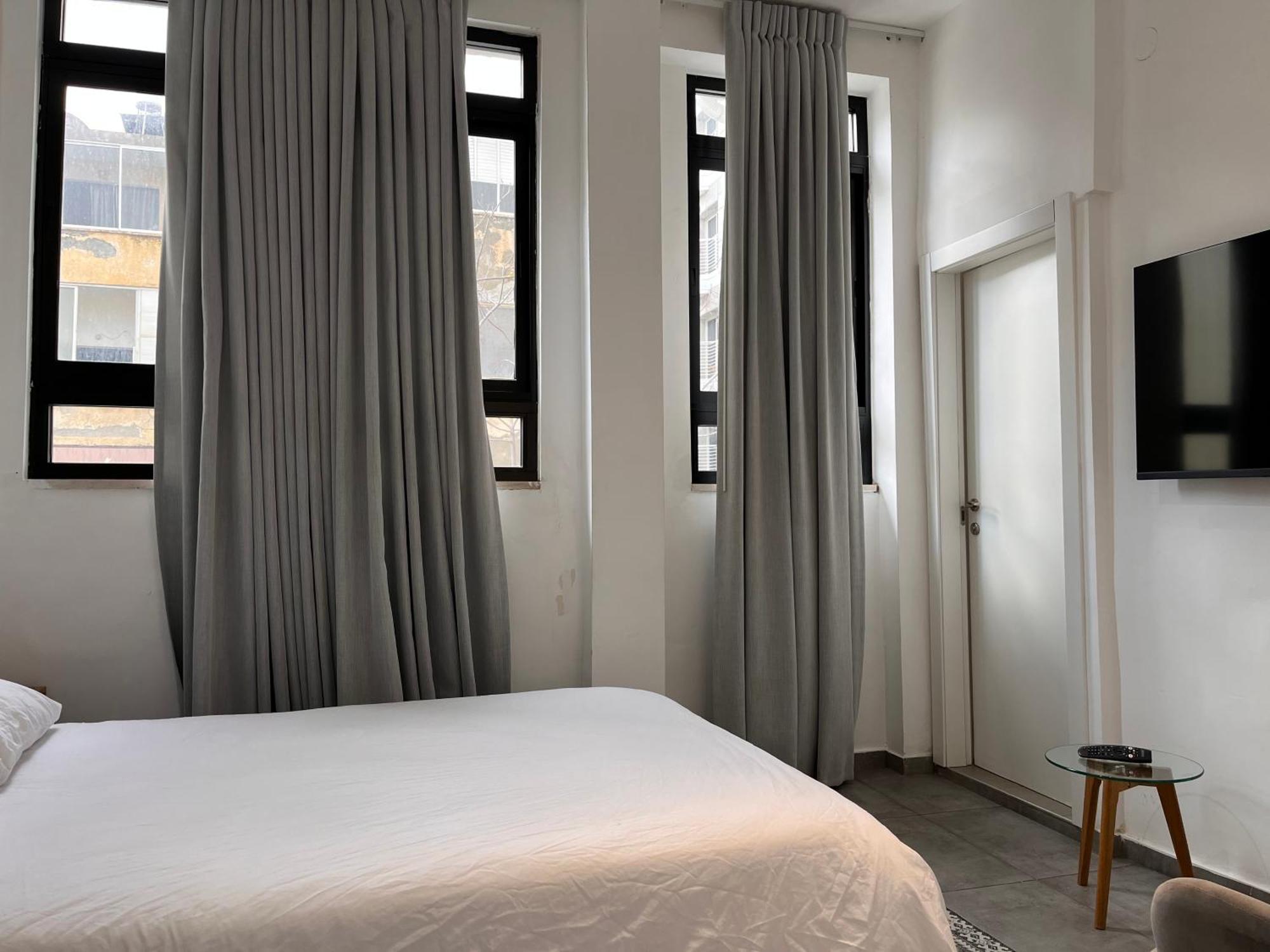 Yona 8 Bed & Breakfast Tel Aviv Room photo
