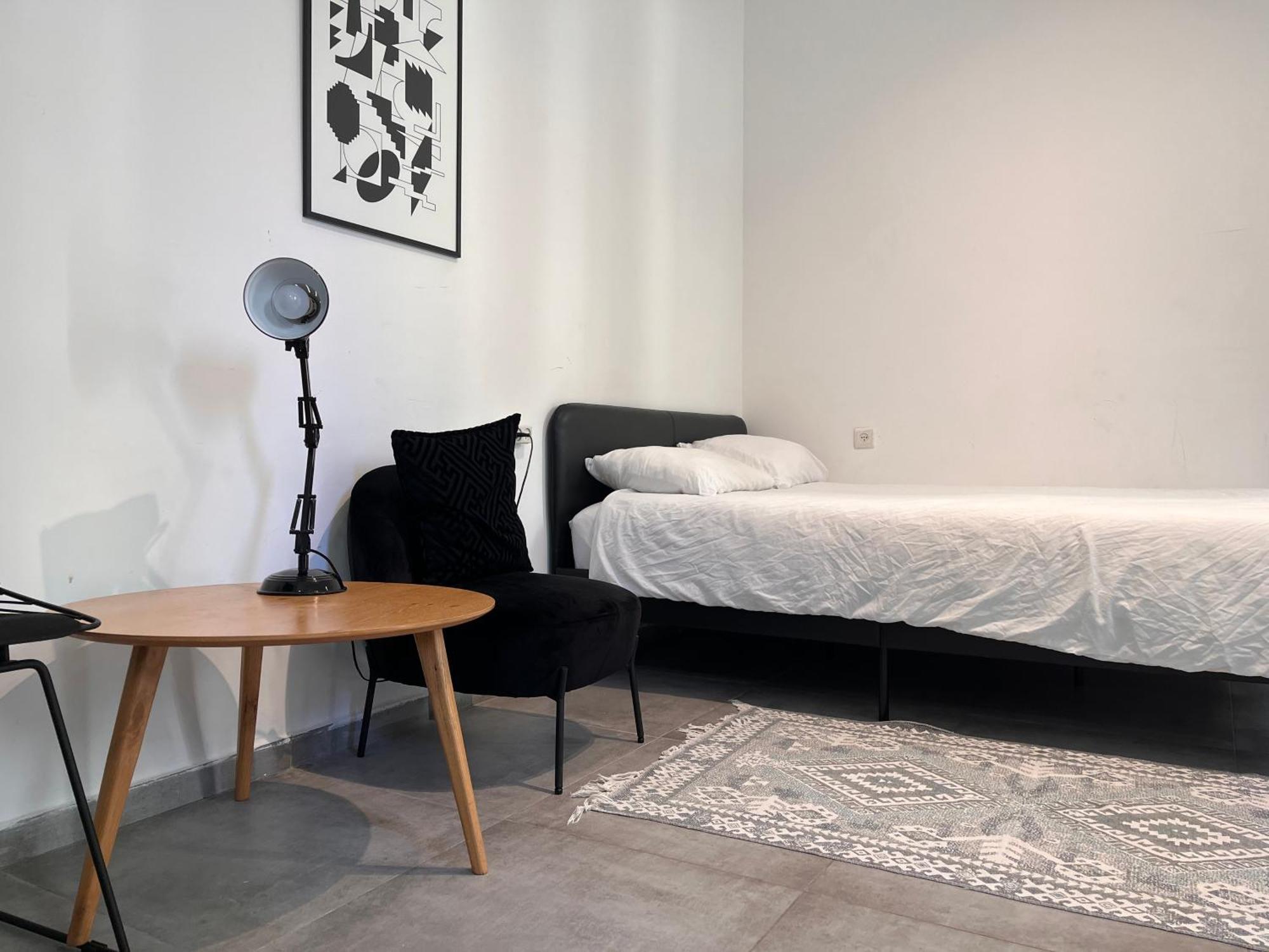 Yona 8 Bed & Breakfast Tel Aviv Room photo