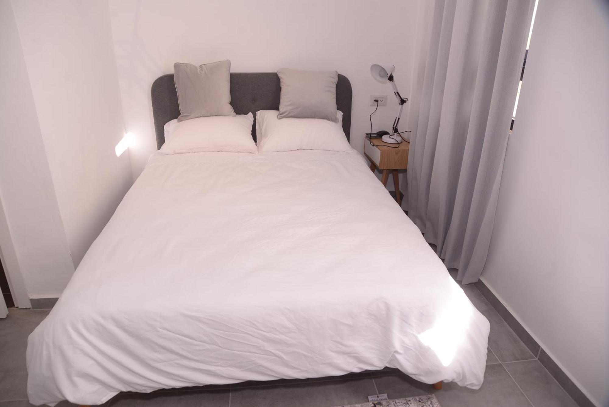 Yona 8 Bed & Breakfast Tel Aviv Room photo