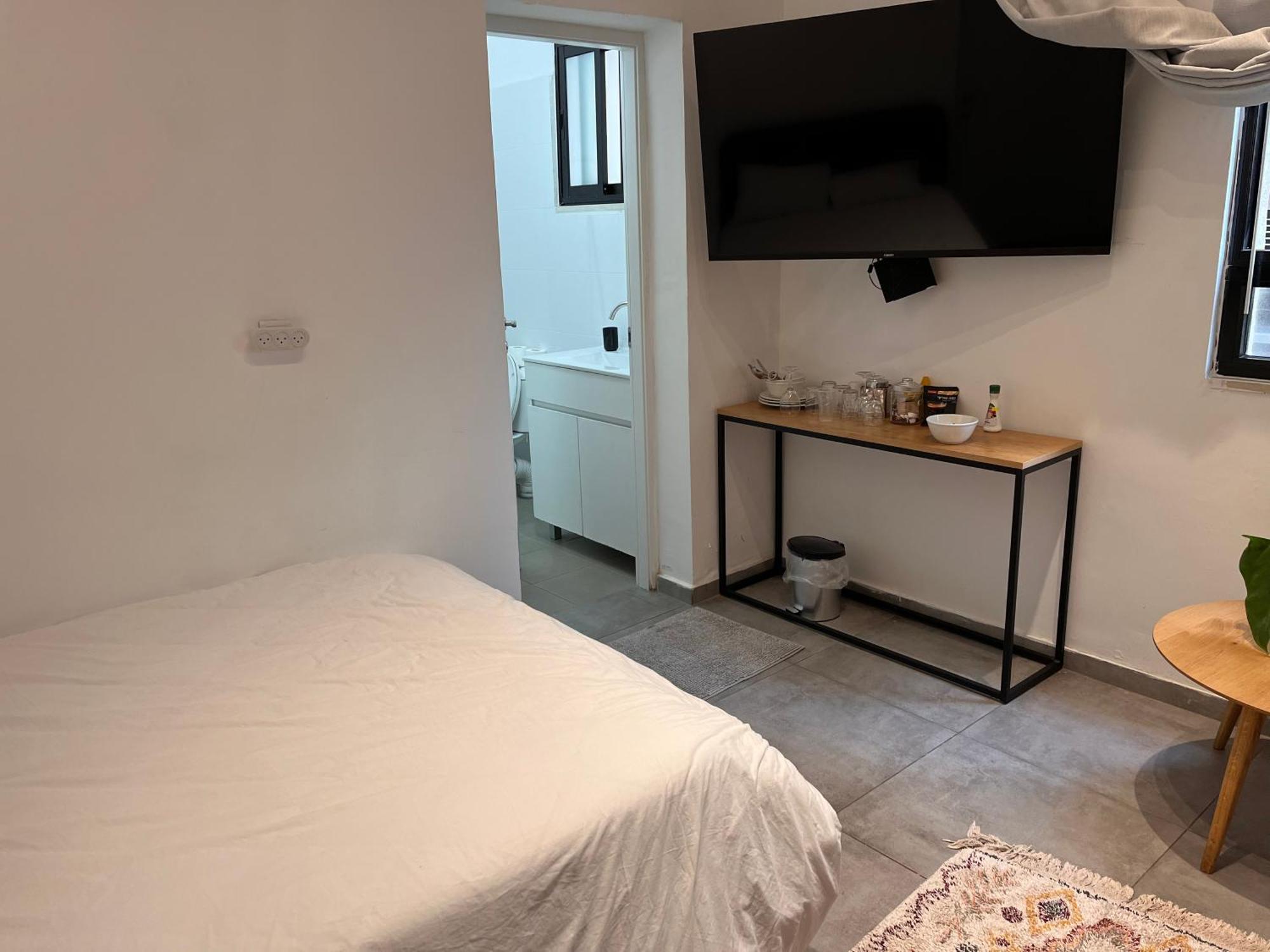 Yona 8 Bed & Breakfast Tel Aviv Room photo