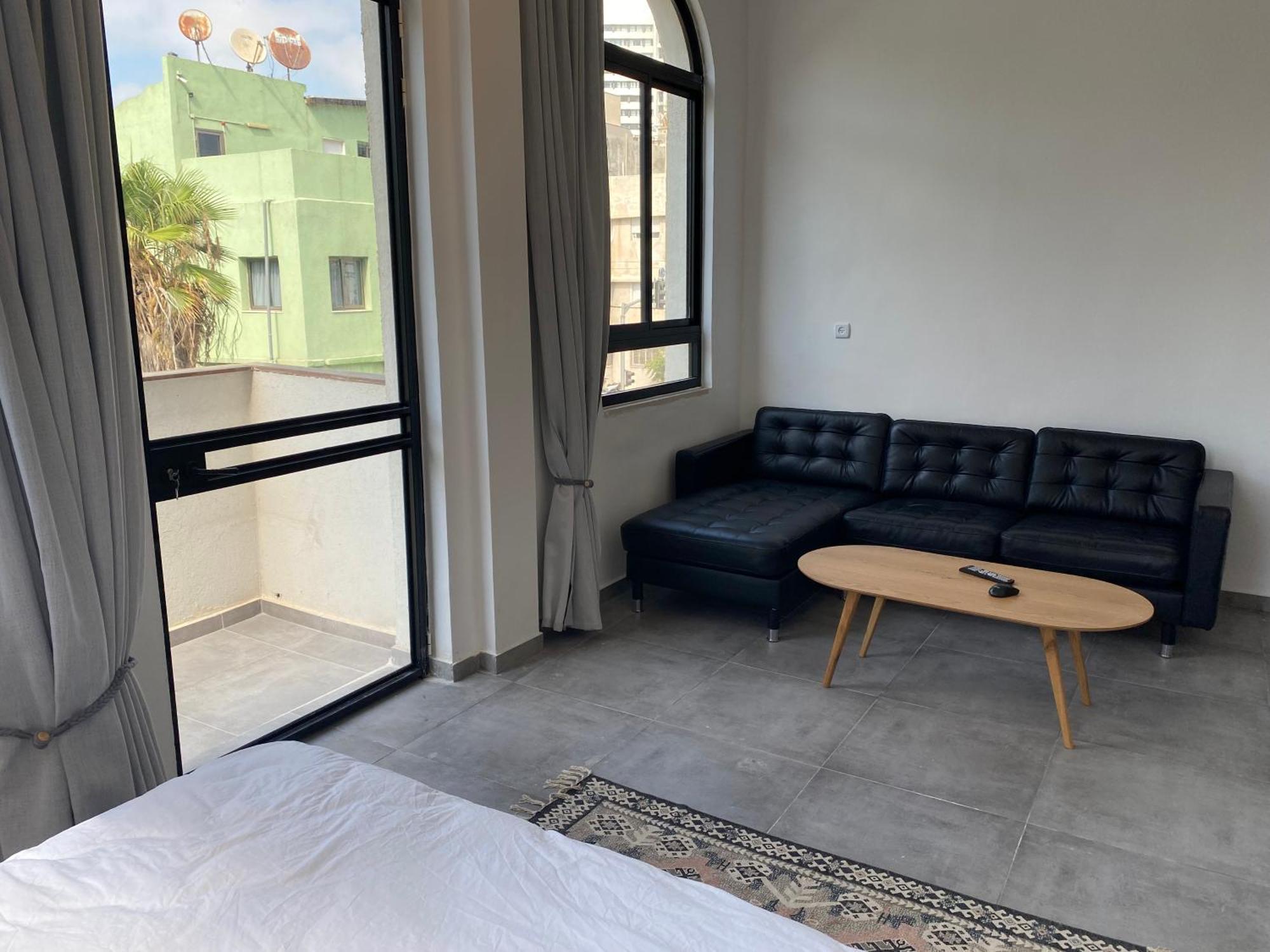Yona 8 Bed & Breakfast Tel Aviv Room photo