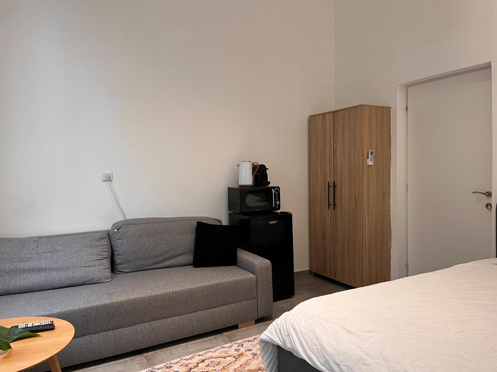 Yona 8 Bed & Breakfast Tel Aviv Room photo