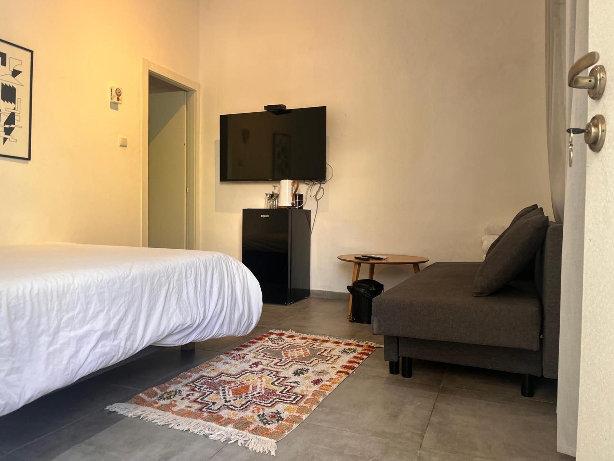 Yona 8 Bed & Breakfast Tel Aviv Room photo
